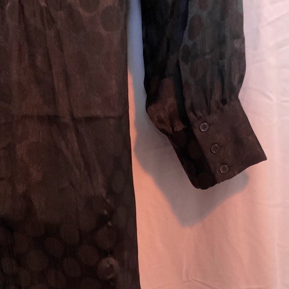 Lane Bryant Black Blouse. Plus Size 28.  Button front.  Long Sleeve w/ buttons. - Picture 7 of 8